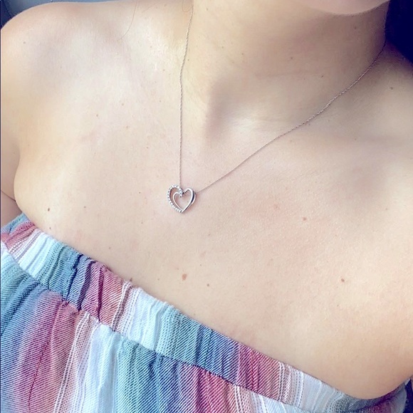 10k white gold heart necklace with diamonds - Picture 1 of 2